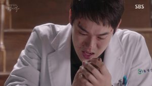 Romantic Doctor, Teacher Kim 1×4